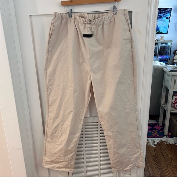 FEAR OF GOD ESSENTIALS Straight Leg Appliquéd Cotton-Blend Drawstring Trousers - Picture 3 of 9